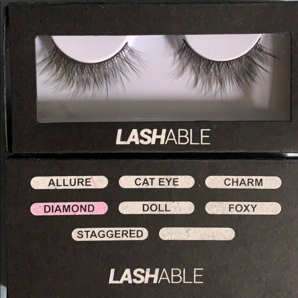 False eyelashes